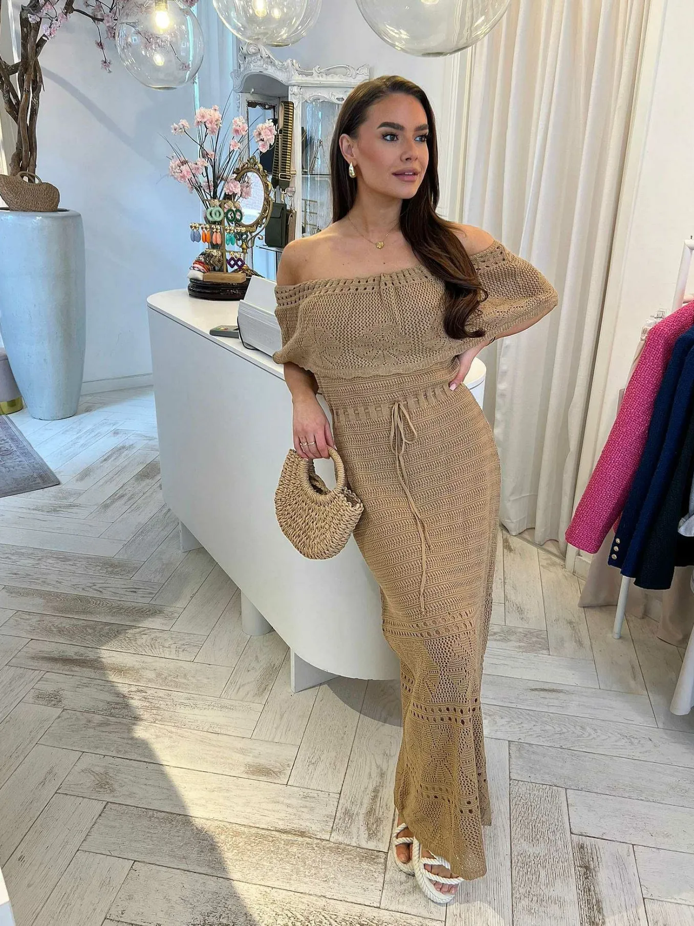 Clearance Estella Off Shoulder Maxi Dress Camel Jurken