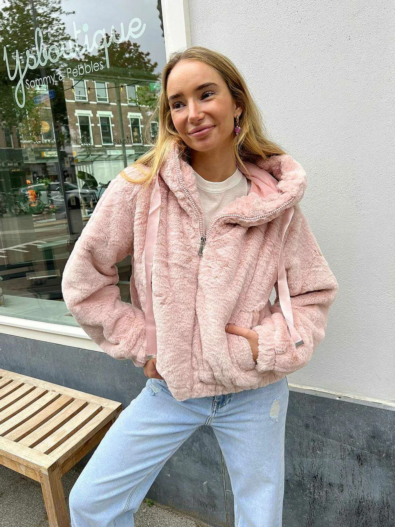Online Fluffy Bomber Coat Soft Pink Jassen