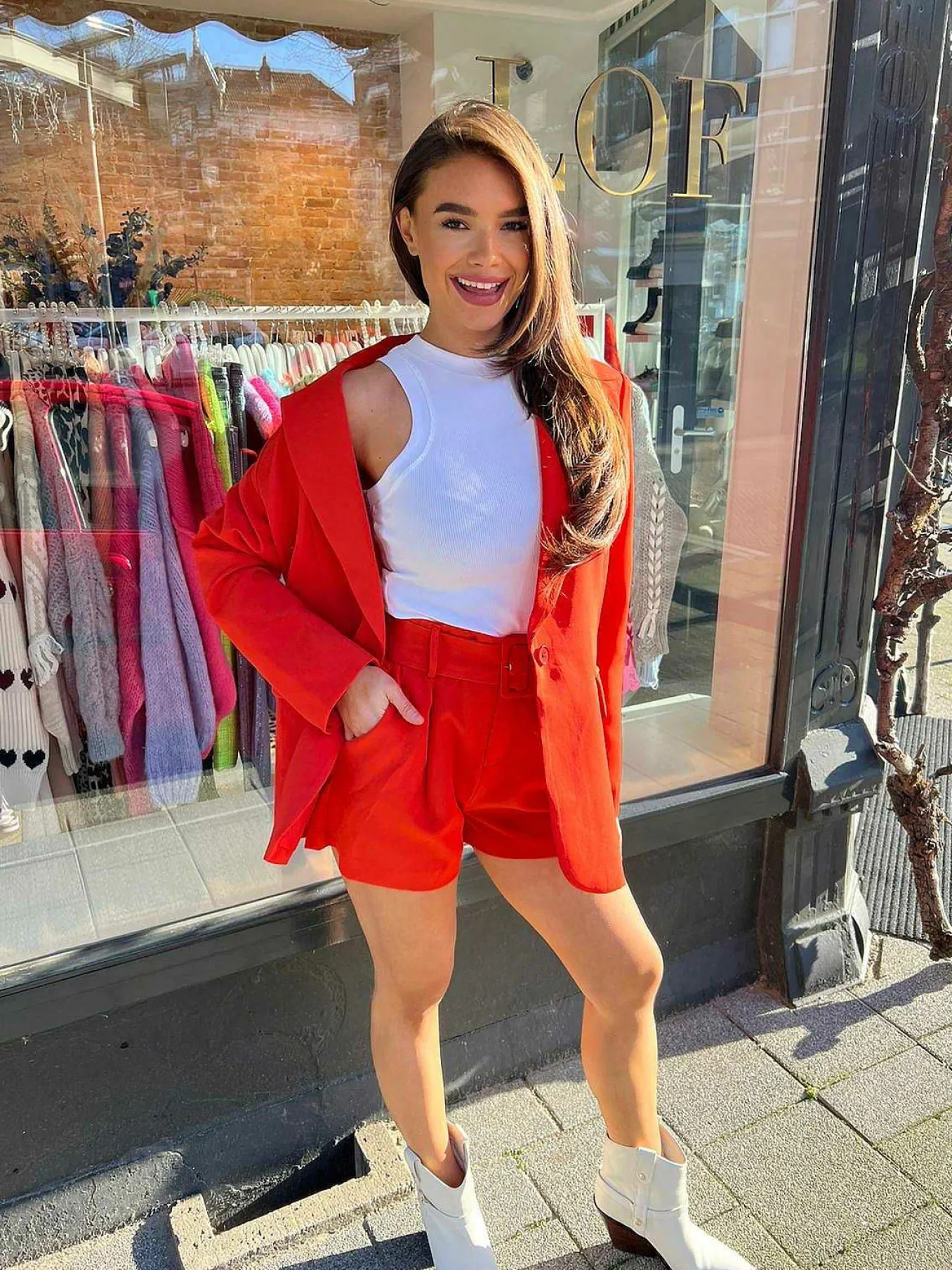 Hot Lexi Belt Short Coral Shorts