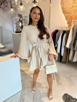 Store Mila Plisse Dress Beige Jurken