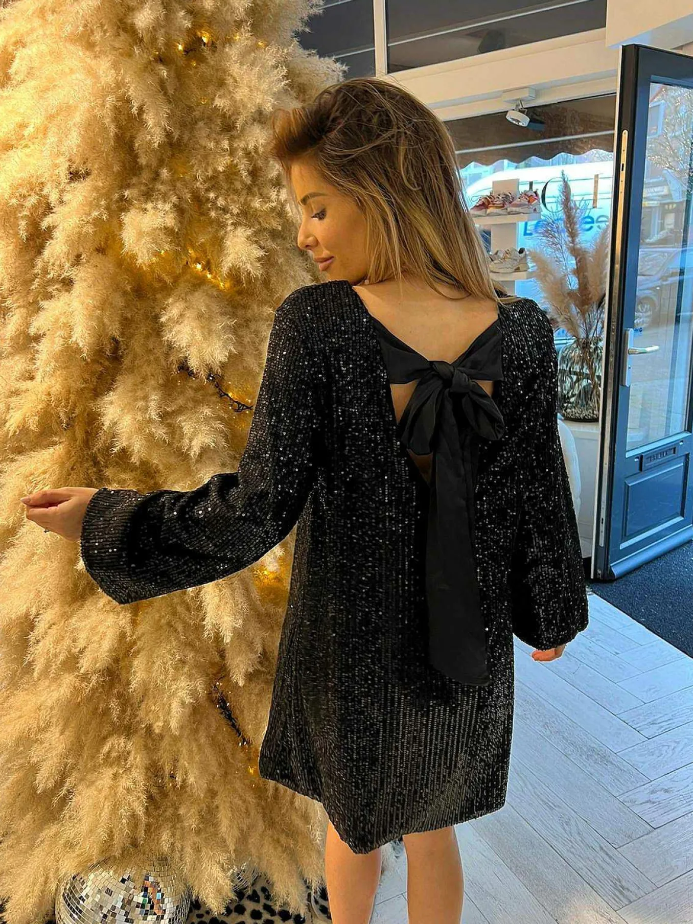 Shop Sequin Bow Dress Black Jurken